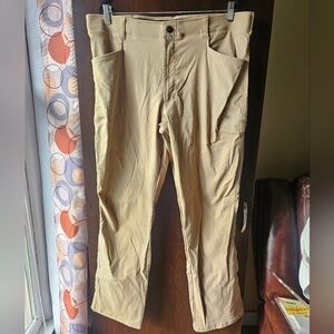 Wrangler Men's Cargo Pants in Tan Size 38×30
